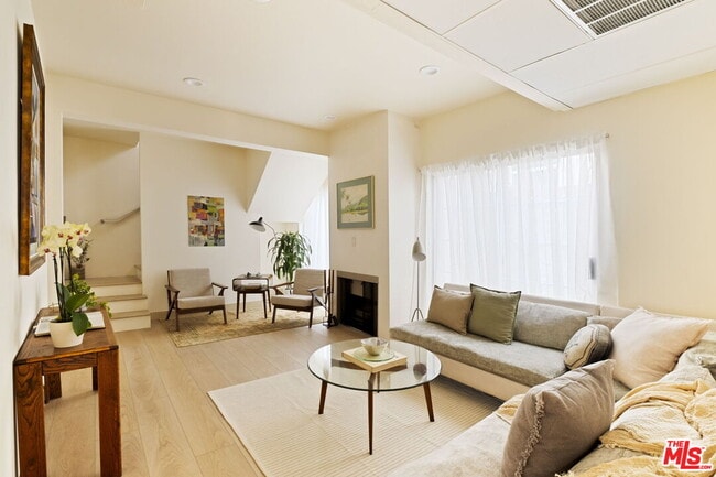 Building Photo - 1717 Malcolm Ave