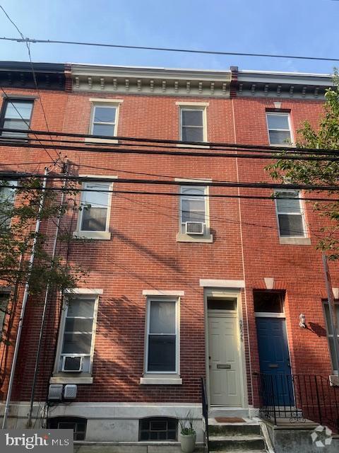 Building Photo - 2026 Bainbridge St