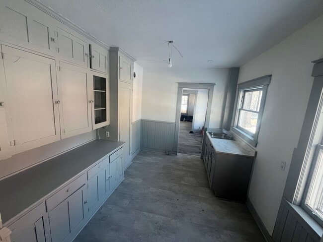 Primary Photo - 443 5th St