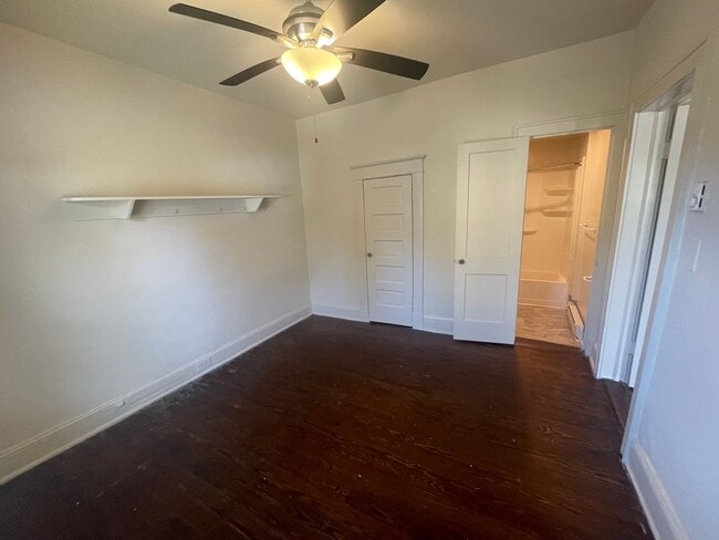 Building Photo - 126 Suffolk Ave