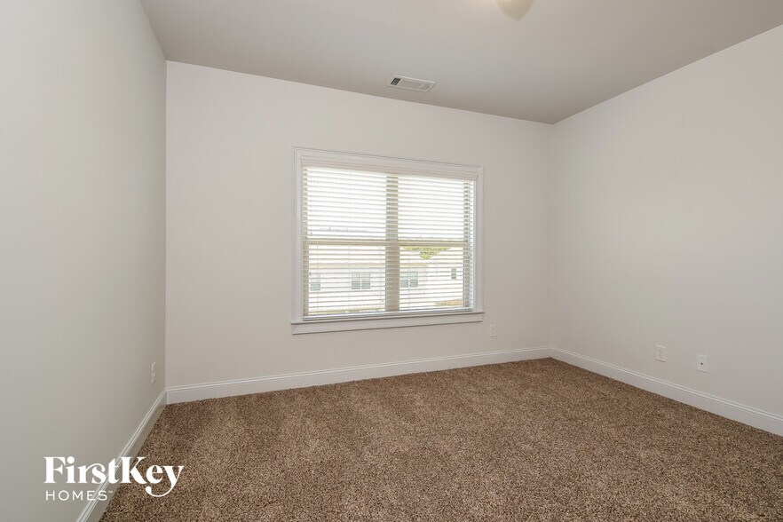 Building Photo - 252 Fox Knoll Trail