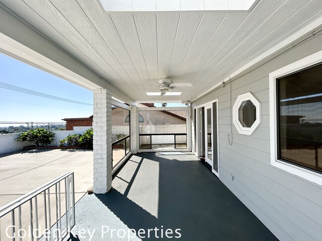 Building Photo - Beautiful ocean-view home located in the h...