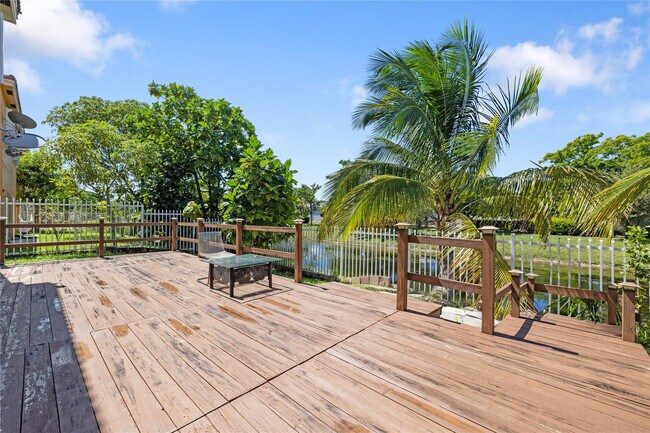 Building Photo - 1512 SW 106th Ave