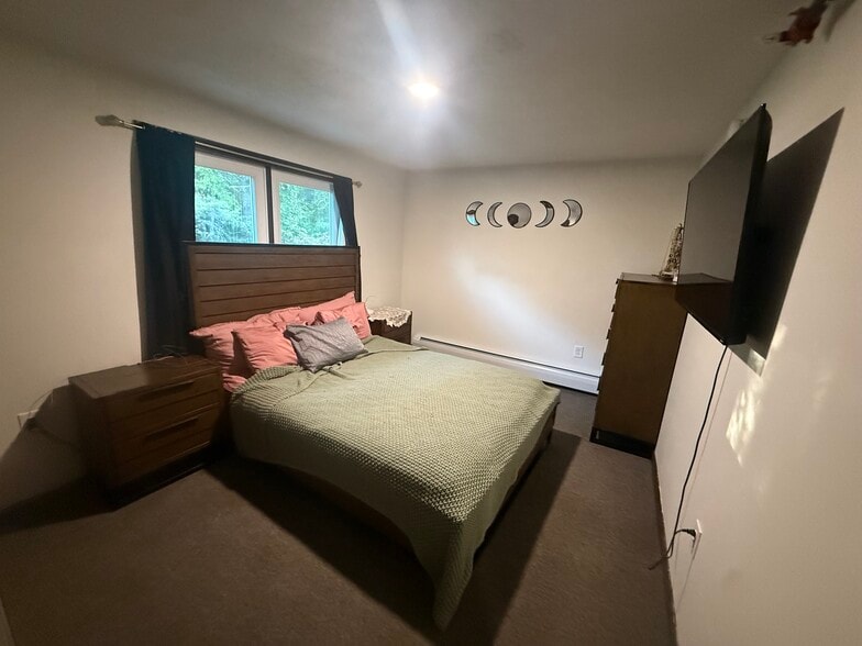 Building Photo - 18 Chestnut Dr