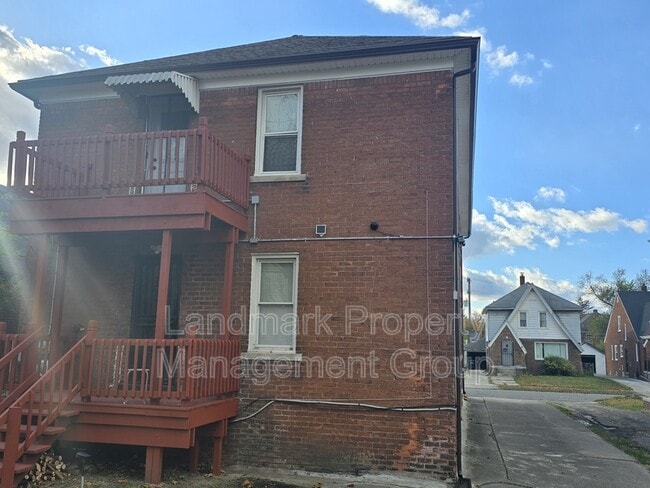 Building Photo - 14400 Rutherford St