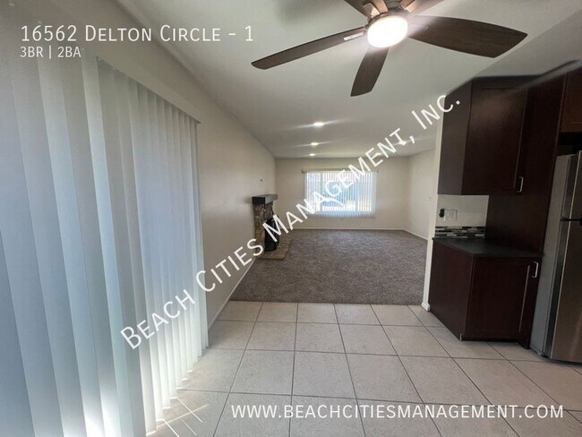 Building Photo - 16562 Delton Cir