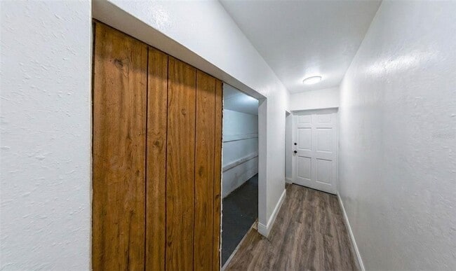 Building Photo - 3034 Touraine Ave