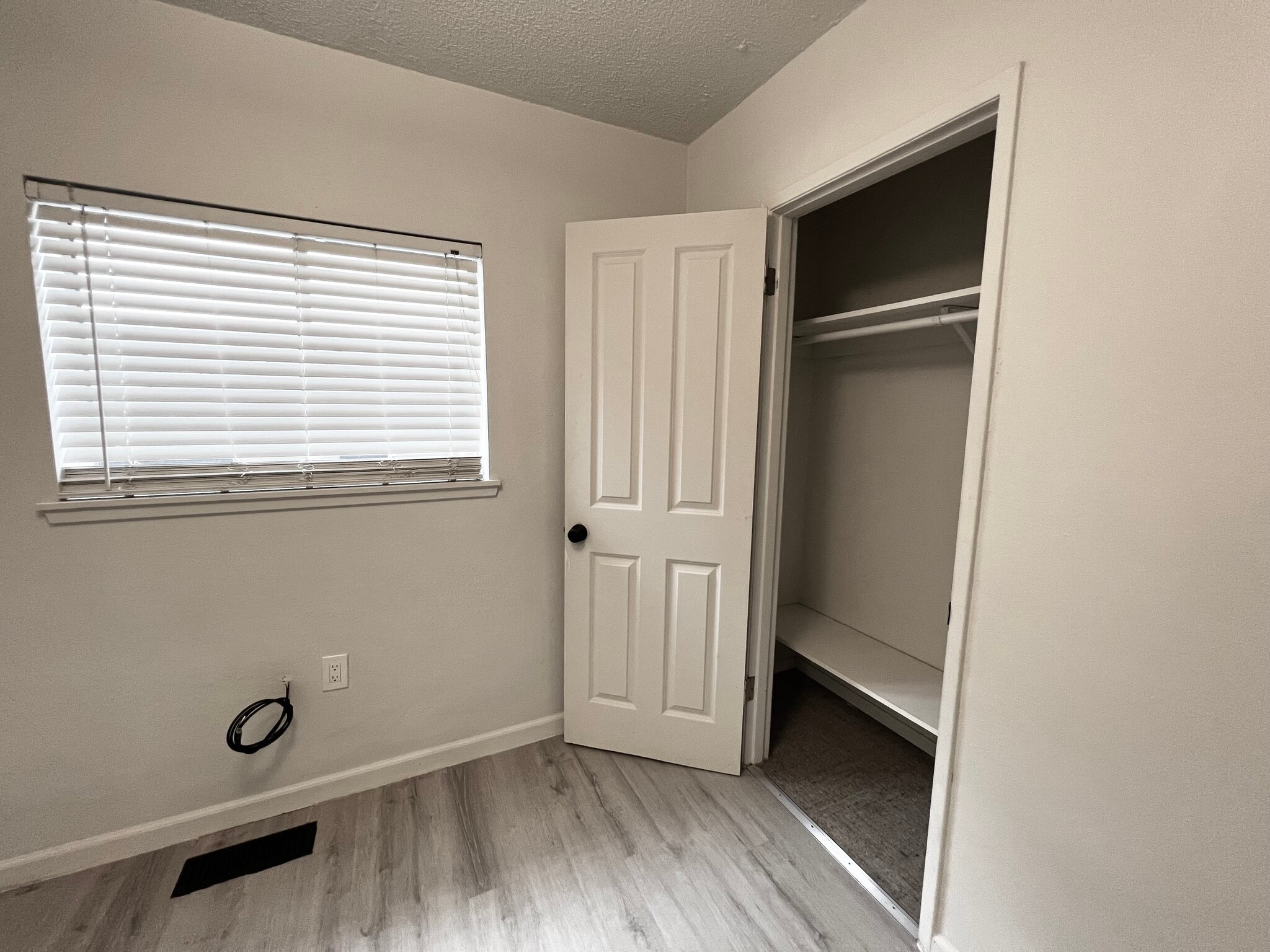 Bedroom 2 Closet - 1507 E Alder St