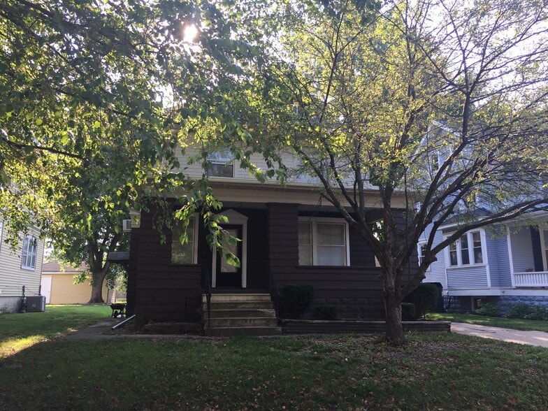 Primary Photo - 824 N Cooper St