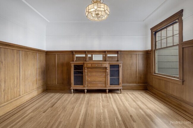 Building Photo - 467 40th Ave