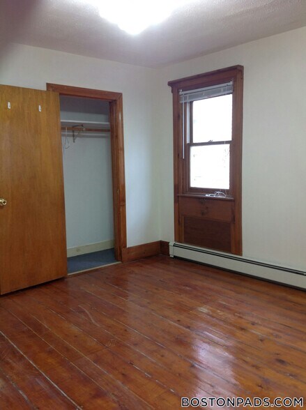 Building Photo - 154 Pearl St