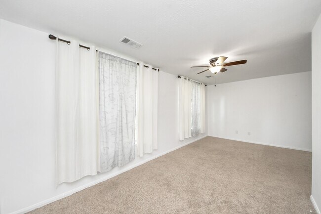 Building Photo - 18318 Farriswood Ct