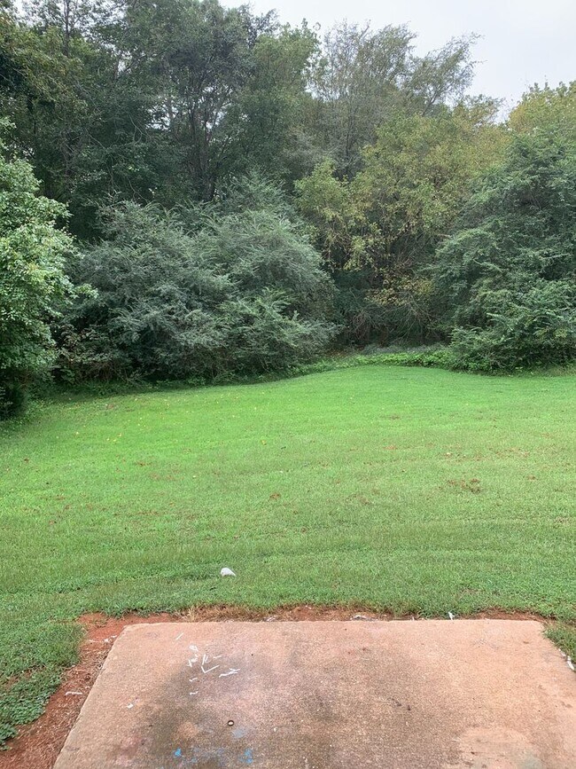 Building Photo - 108/110 St Andrews Ct