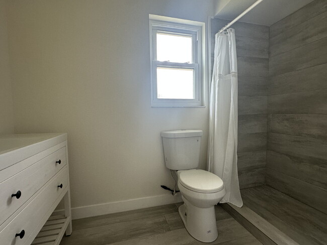Building Photo - Beautiful 2-bedroom, 2-bathroom in Rotonda...