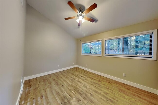 Building Photo - 355 Elbe Dr