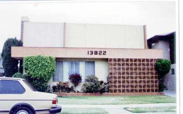Building Photo - 13822 Hawthorne Way