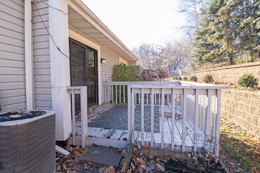 Building Photo - 4215 Sylvia Ln S