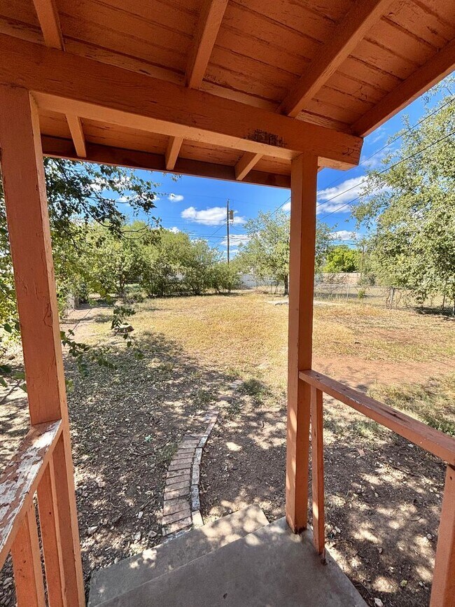 Building Photo - Now Available - 3 Bedroom Home!!