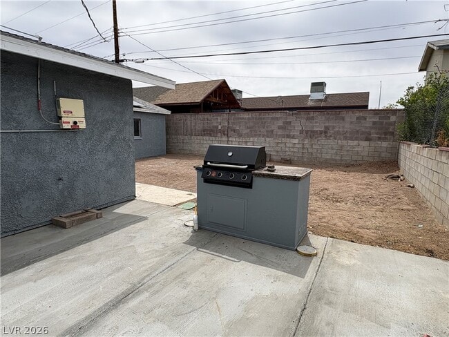 Building Photo - 111 Dogwood St