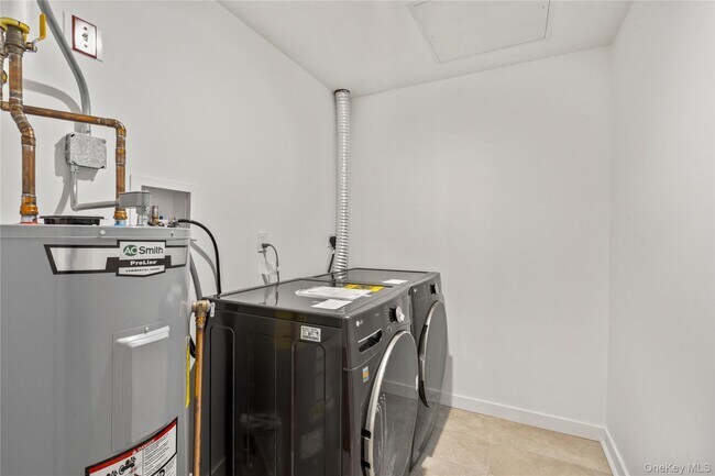 Building Photo - 213-41 38th Ave