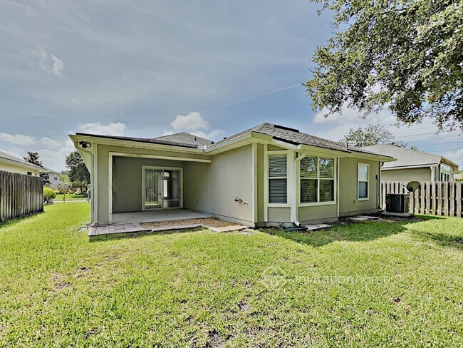 Building Photo - 1800 Ferncreek Dr