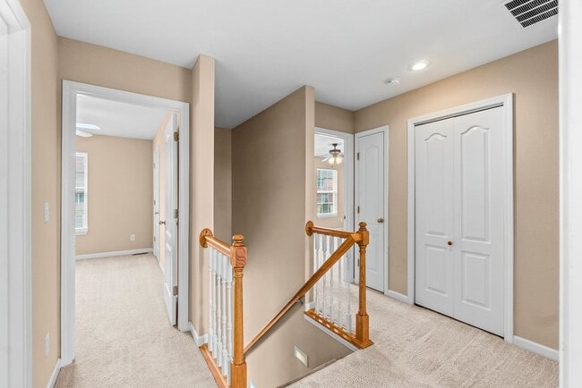 Building Photo - 2862 Larkspur Ct