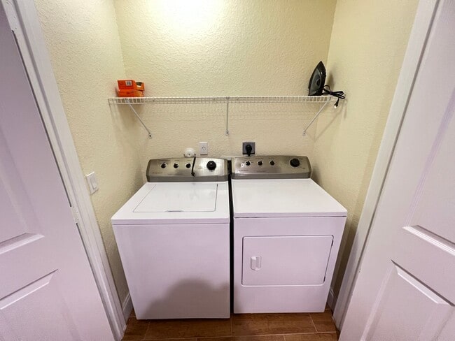 Building Photo - Beautiful 4 Bed 4.5 Bath luxury Townhouse with Elevator located by the Beach Lauderdale by the Sea