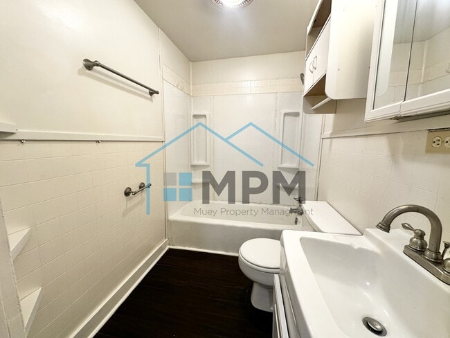 Building Photo - 629 E Olive St