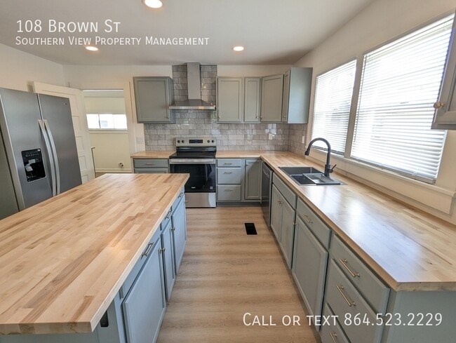 Building Photo - 108 Brown St