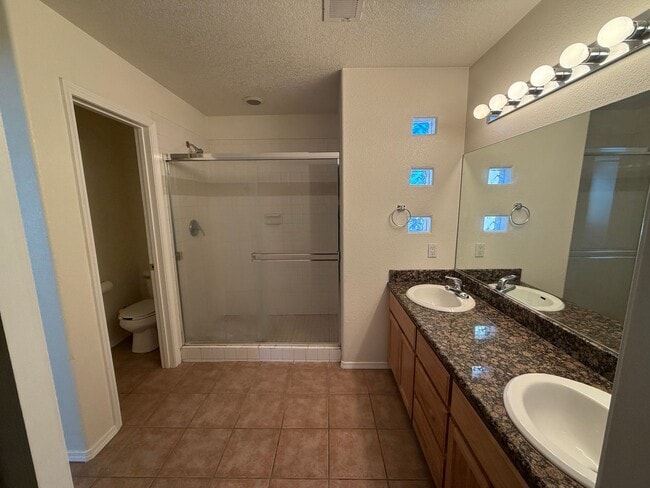 Building Photo - Charming 3-bedroom, 2.5-bathroom home