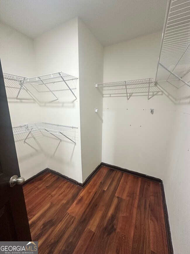 Building Photo - 186 Bellewood Oak Dr