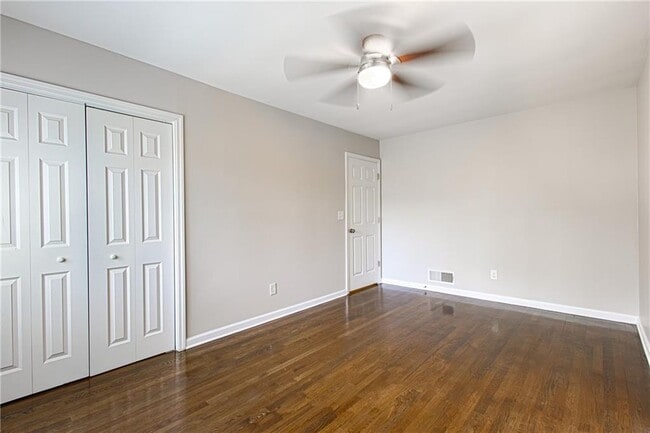 Building Photo - 4984 Crowe Dr SE