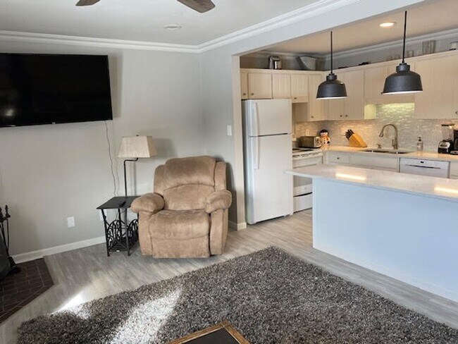 Building Photo - Dillon Valley East Condo-Beautifully Remodeled  3 Bedroom/2 Bath Unit w/Clubhouse, Pool & Hot Tub