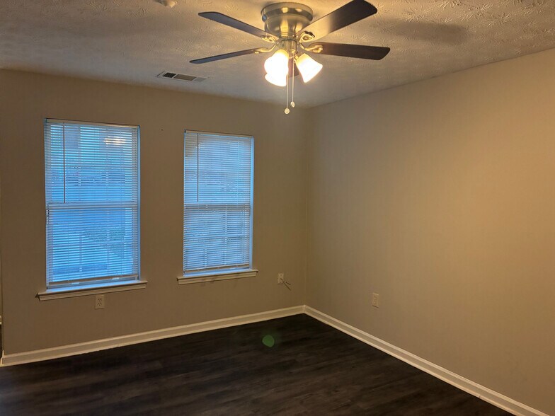 Building Photo - Room in Townhome on Wellington Chase Ct