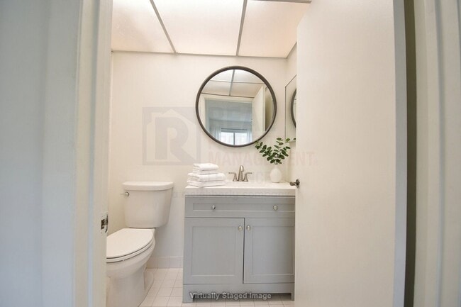Building Photo - Prime Rental: Spacious 2-Bed, 2-Bath In Carmel Lakes Gated Community