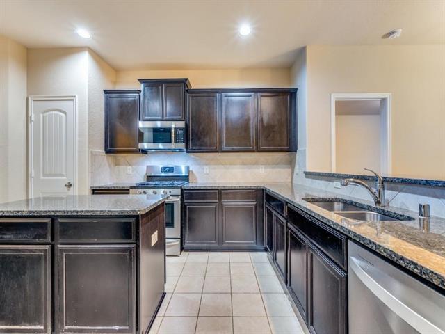 Building Photo - 1117 Lake Meadow Ln