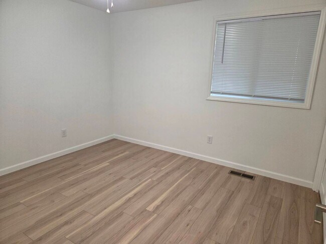 Building Photo - *Price Reduction* on a Newly renovated thr...