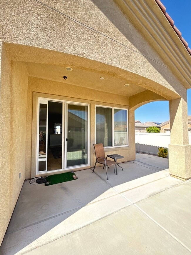 Building Photo - Del Web Rental 2 Bedroom