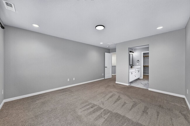 Building Photo - 466 Indian Grass St