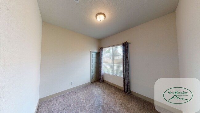 Building Photo - Vacant- Must Apply to schedule viewing