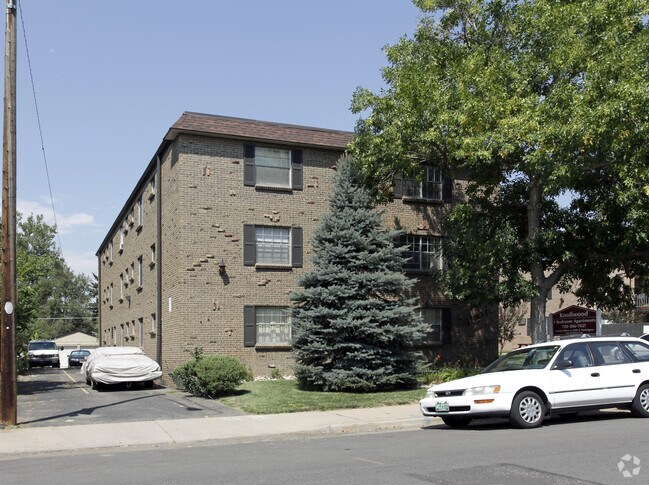 Building Photo - Knollwood and Tanglewood Apartments