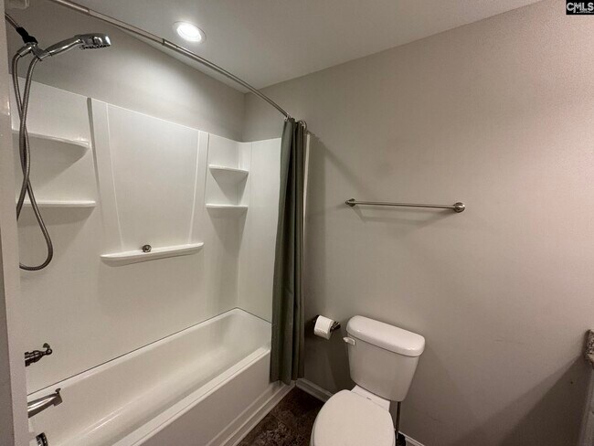 Building Photo - 532 Idlewood Park Dr