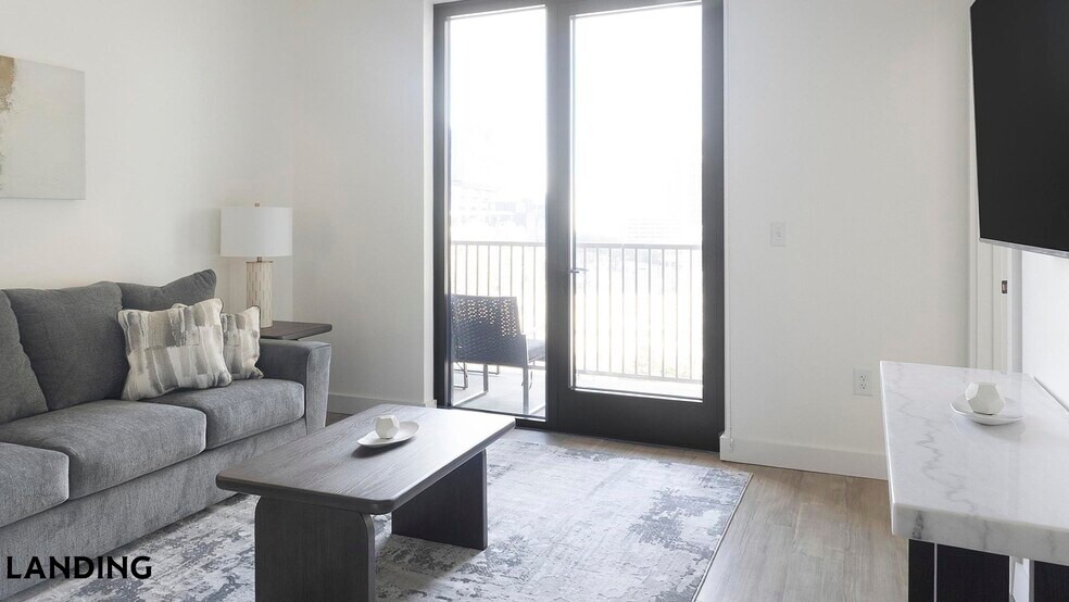 Building Photo - 1007 S Mint St