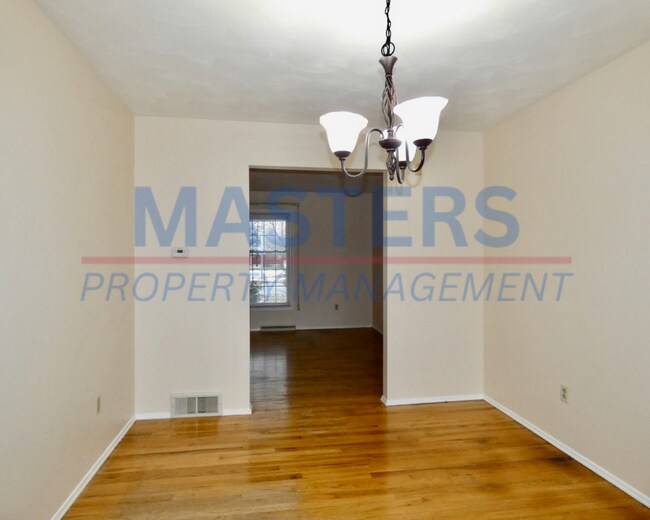 Building Photo - 532 Dussel Dr