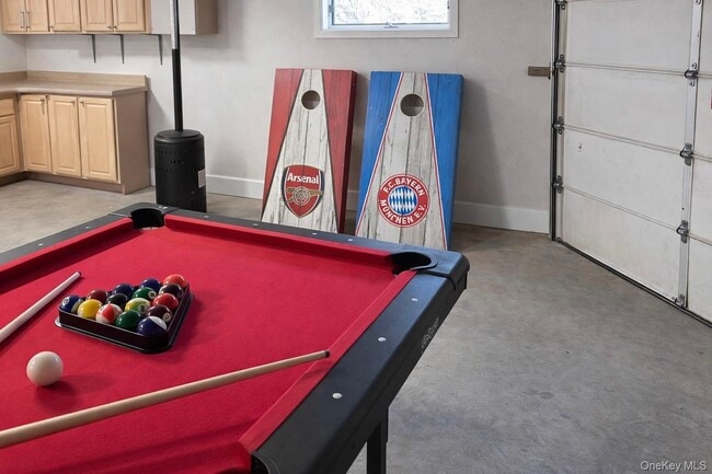 Building Photo - 205 Pine Ave