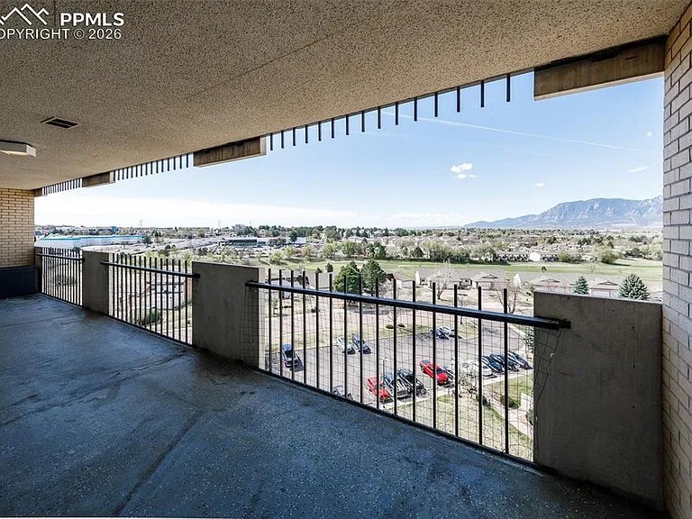 Building Photo - 411 Lakewood Cir