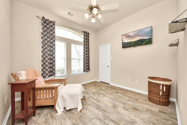 Building Photo - 945 Autumn Brook St
