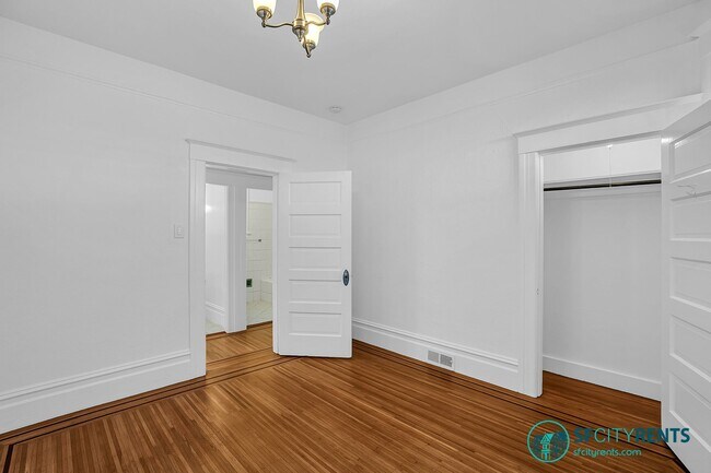 Building Photo - Cole Valley: Top Floor Edwardian Flat w/ F...