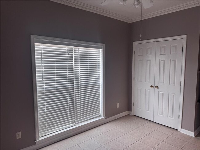 Building Photo - 1924 Dundee Dr