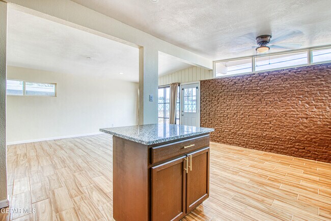 Building Photo - 8818 Mt Elbert Dr